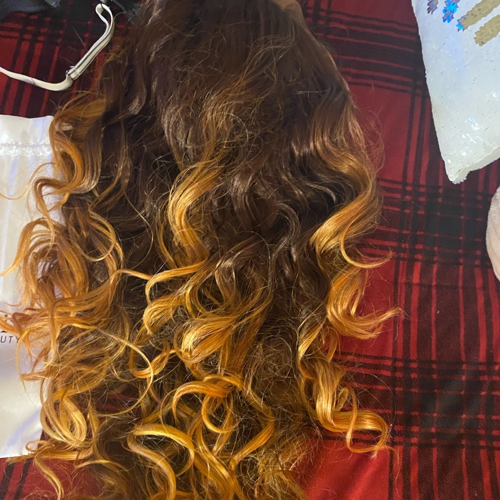Beautiful unused 3 Ombré color  wig